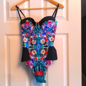 Red Carter One Piece US8 /small